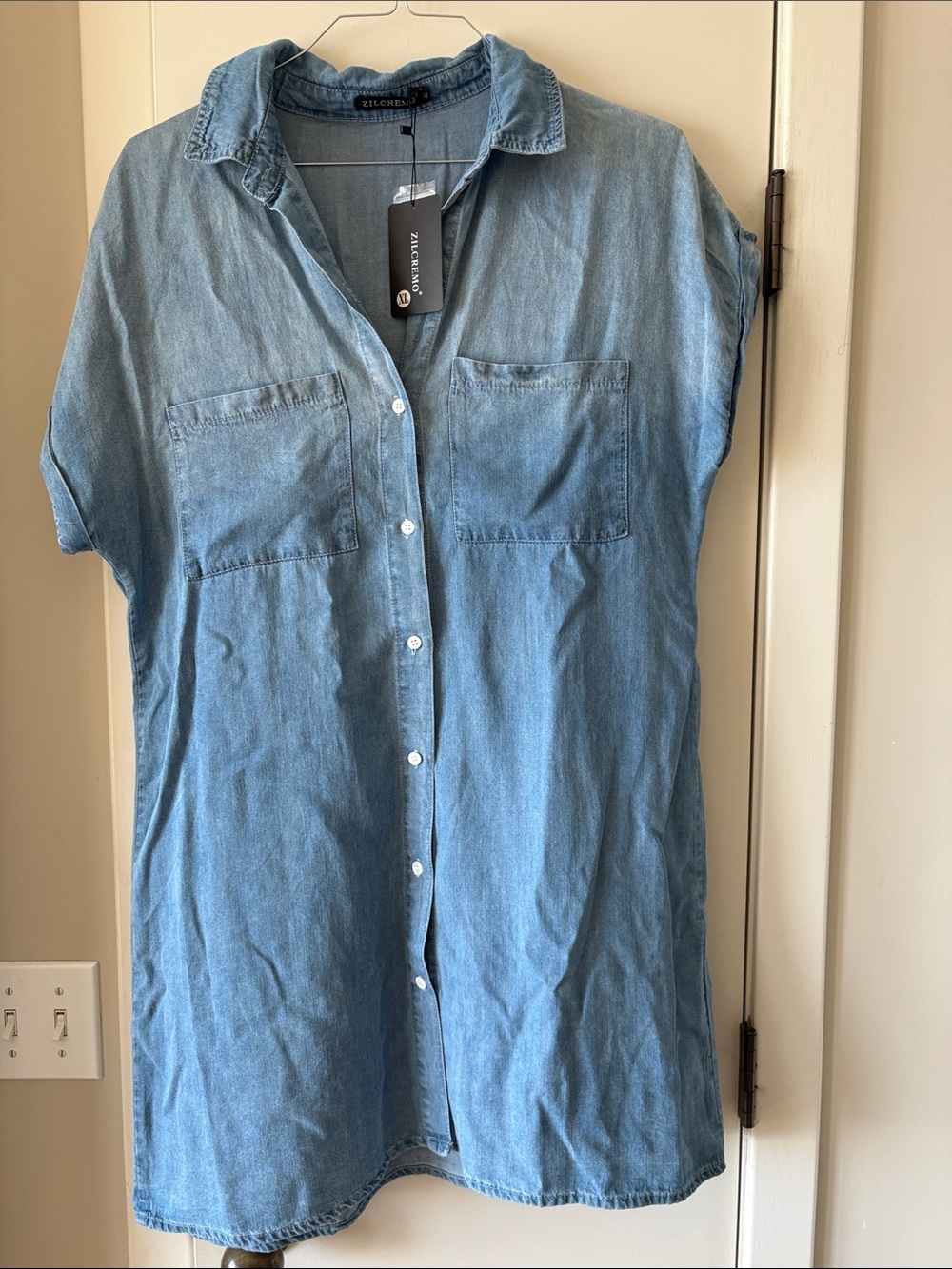 Casual Men's Light Blue Denim Short-Sleeve Button-Down Shirt - ZINCROSE